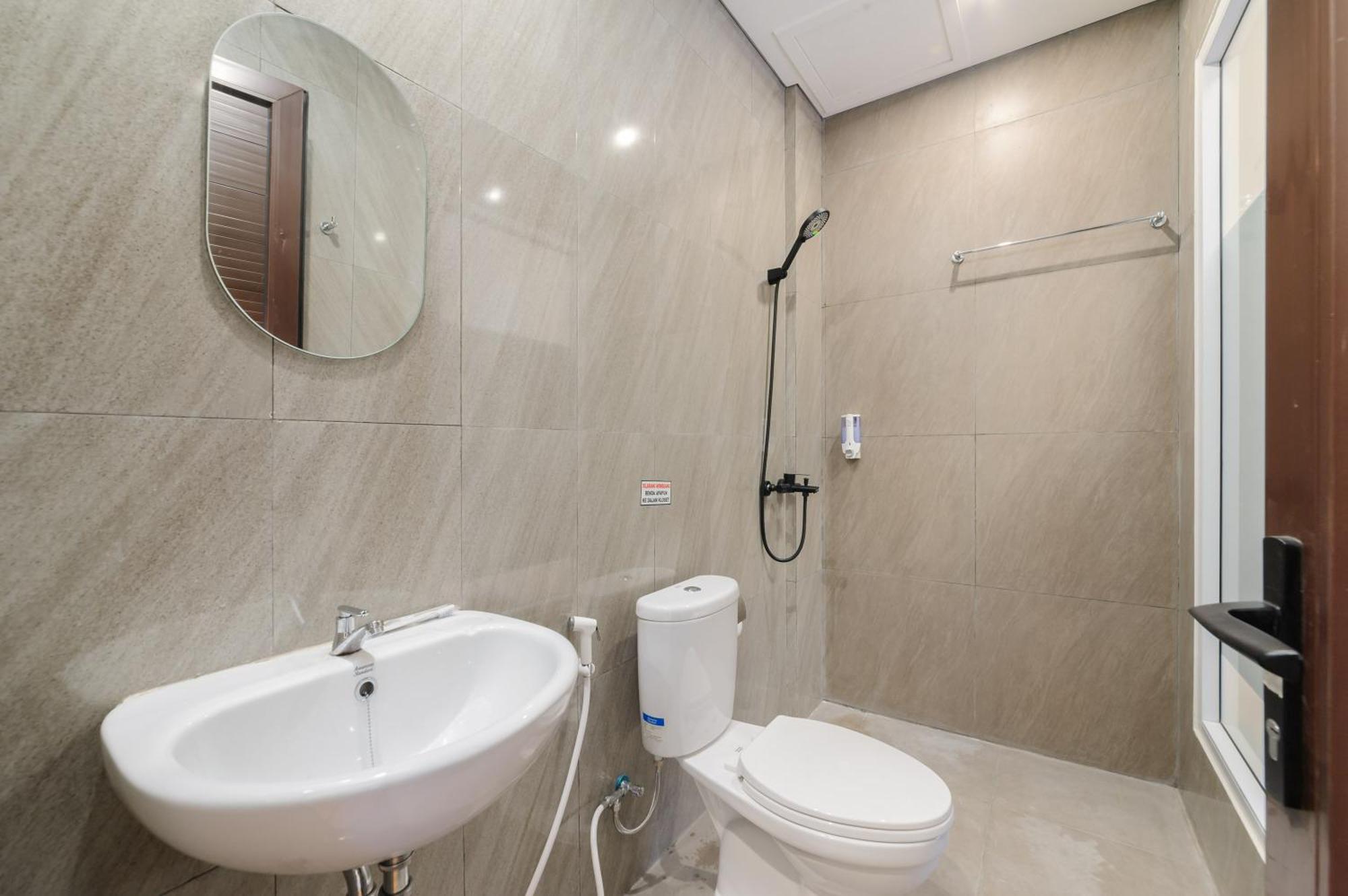 Sans Hotel Tajur Bogor Bantarkamang Ngoại thất bức ảnh