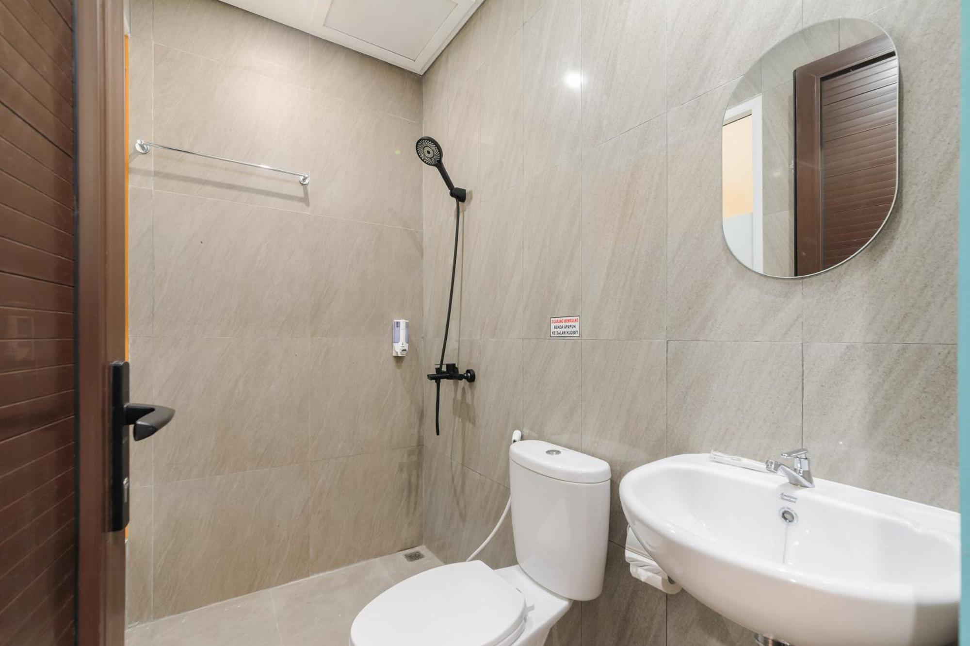 Sans Hotel Tajur Bogor Bantarkamang Ngoại thất bức ảnh