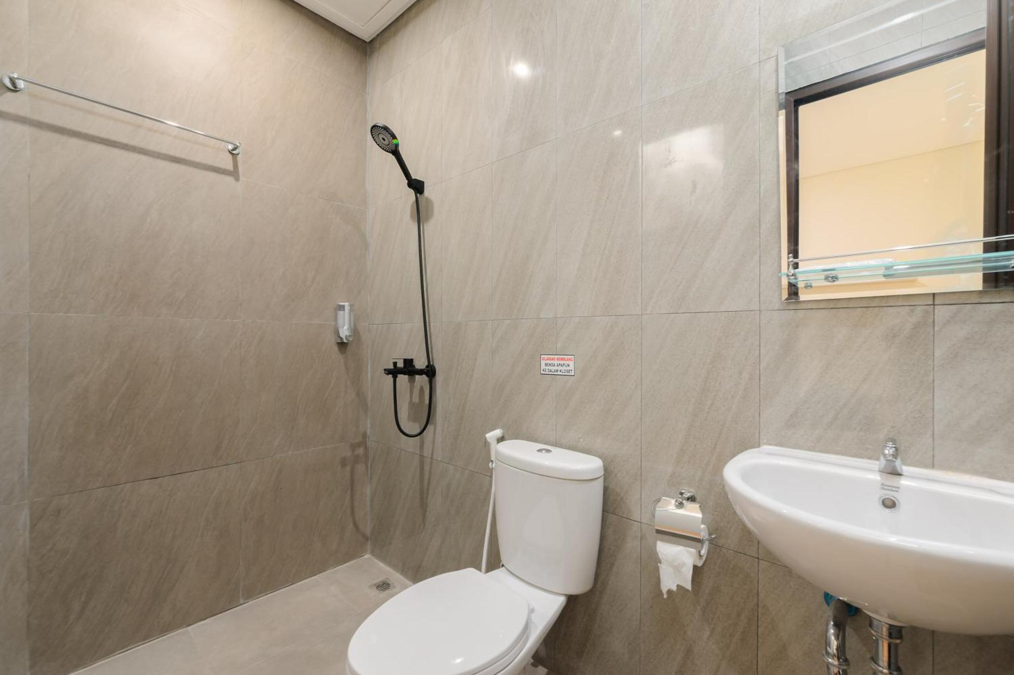 Sans Hotel Tajur Bogor Bantarkamang Ngoại thất bức ảnh